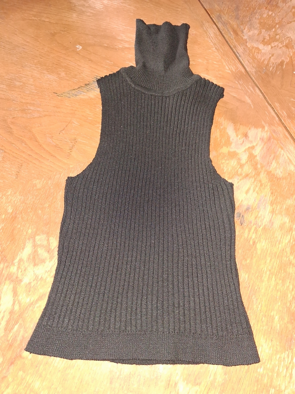 SHEIN Black Ribbed Sleeveless Turtleneck Top